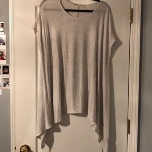 Tunic with long sides